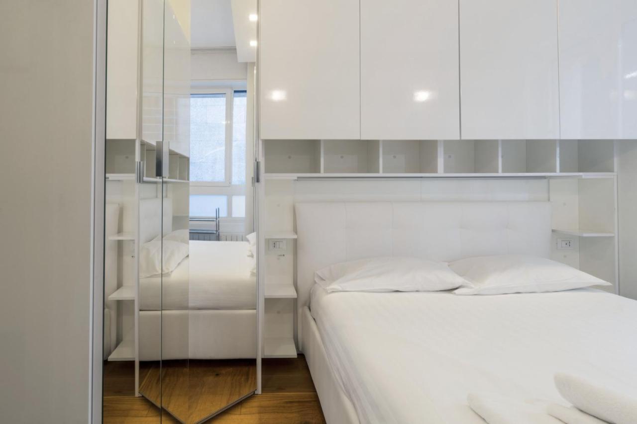 Easylife - San Babila - Elegante E Rifinito Bilocale Nel Cuore Della Citta Milano Exterior foto